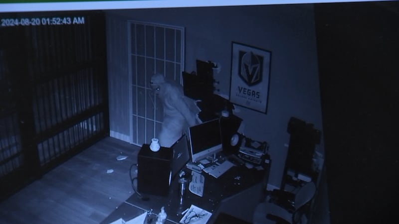 Video: burglar saws through Las Vegas business to break in